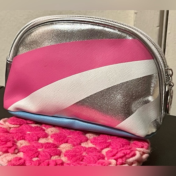 Stylish Pink and Silver Cosmetic Bag With Purse Key Chain and Bag Charms NWOT - Picture 10 of 15